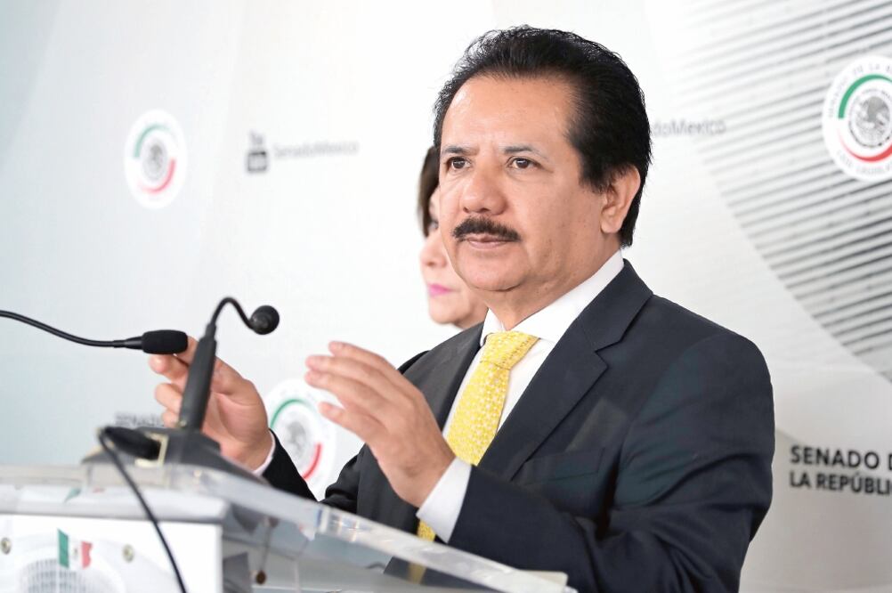 Luis Sánchez, coordinador del PRD en el Senado, dijo que no hay quien defienda a las audiencias en la TV y radio. (ARCHIVO EL UNIVERSAL)