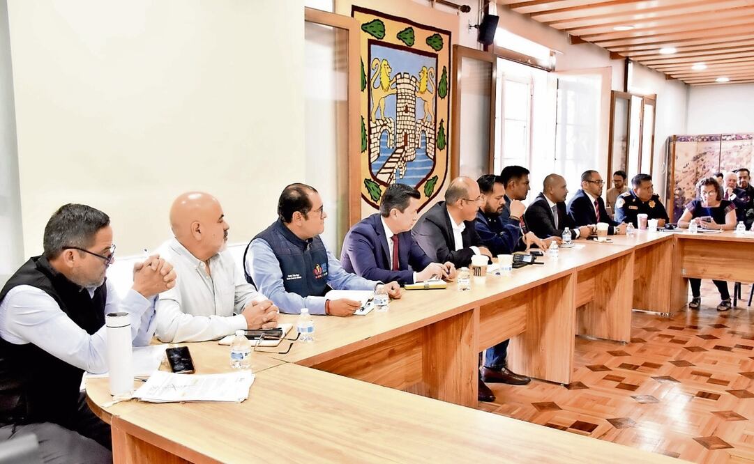 Autoridades del gobierno y de las 16 alcaldías recalcaron las atribuciones en protección civil. Foto: Especial