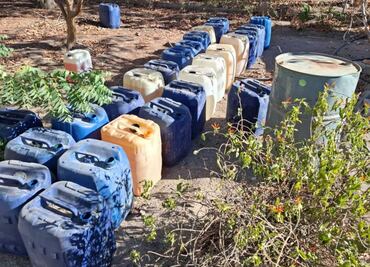 Descubren laboratorio clandestino en Elota, Sinaloa; aseguran metanfetamina líquida y otras sustancias