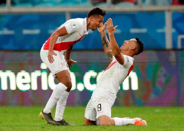 Perú golea al bicampeón Chile y va a la final de Copa América