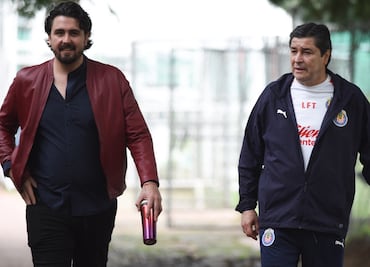 Tras reunión con Diego Alonso, Amaury platicó con Tena