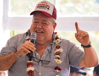 Lo bajan de candidatura por partida doble