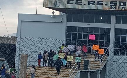 Familiares de personas presas exigen destitución del director del penal de Miahuatlán, Oaxaca