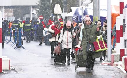 Refugiados llegan a Rumania con sus vidas en una maleta