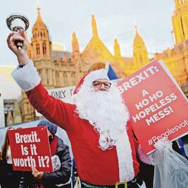Aplaza May voto sobre Brexit; UE no renegociará