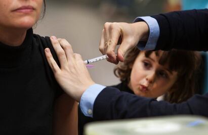 Hace 4 años cancelaron desarrollo de vacuna contra coronavirus por ser poco rentable