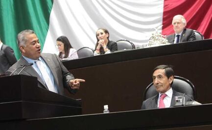 Denuncian a Ramírez de la O por quitar celulares a diputados en desayuno en Palacio Nacional