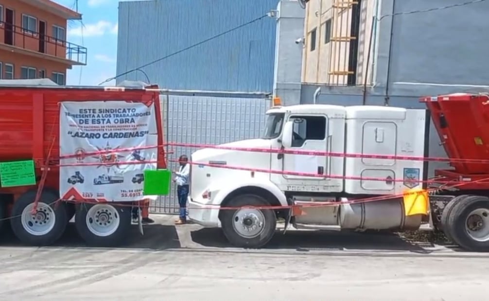 Clausuran almacén clandestino de coque en Atotonilco de Tula, Hidalgo; vecinos denunciaron contaminación.
Foto: Especial.