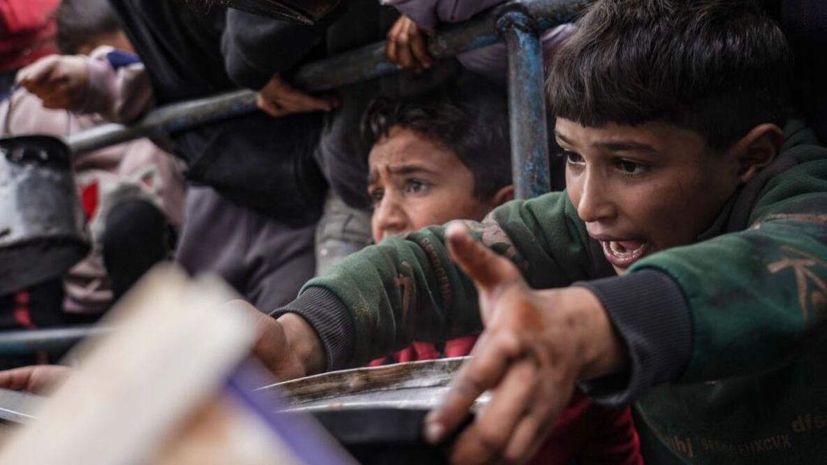 Cómo es Rafah, la ciudad que alberga a la mayor cantidad de refugiados de Gaza y sobre la que Israel ordenó a su ejército que “se prepare para operar”