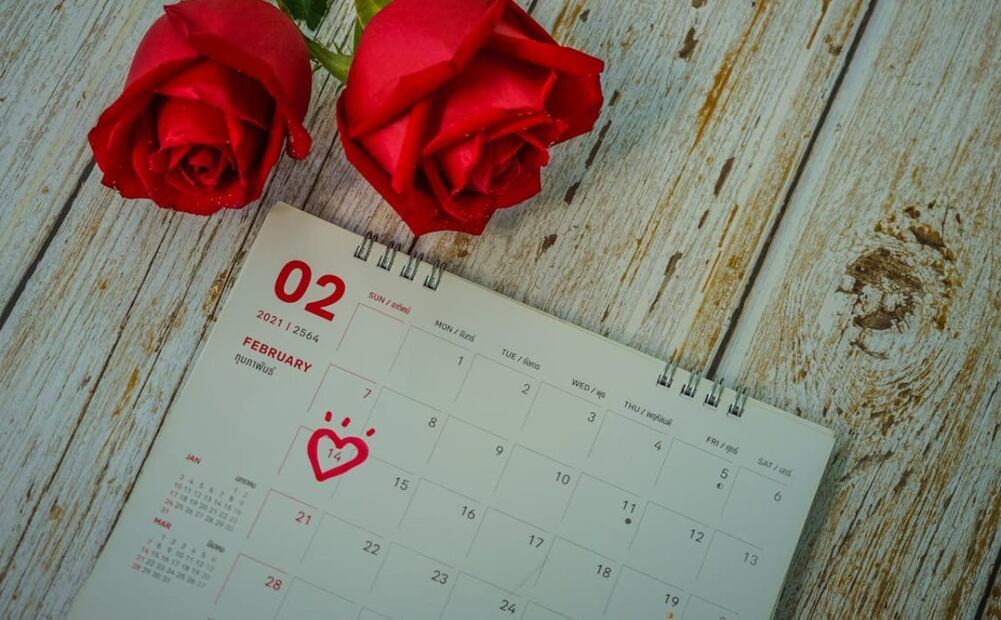 Paso a paso: cómo activar el "modo San Valentín" en WhatsApp. Imagen: Pexels