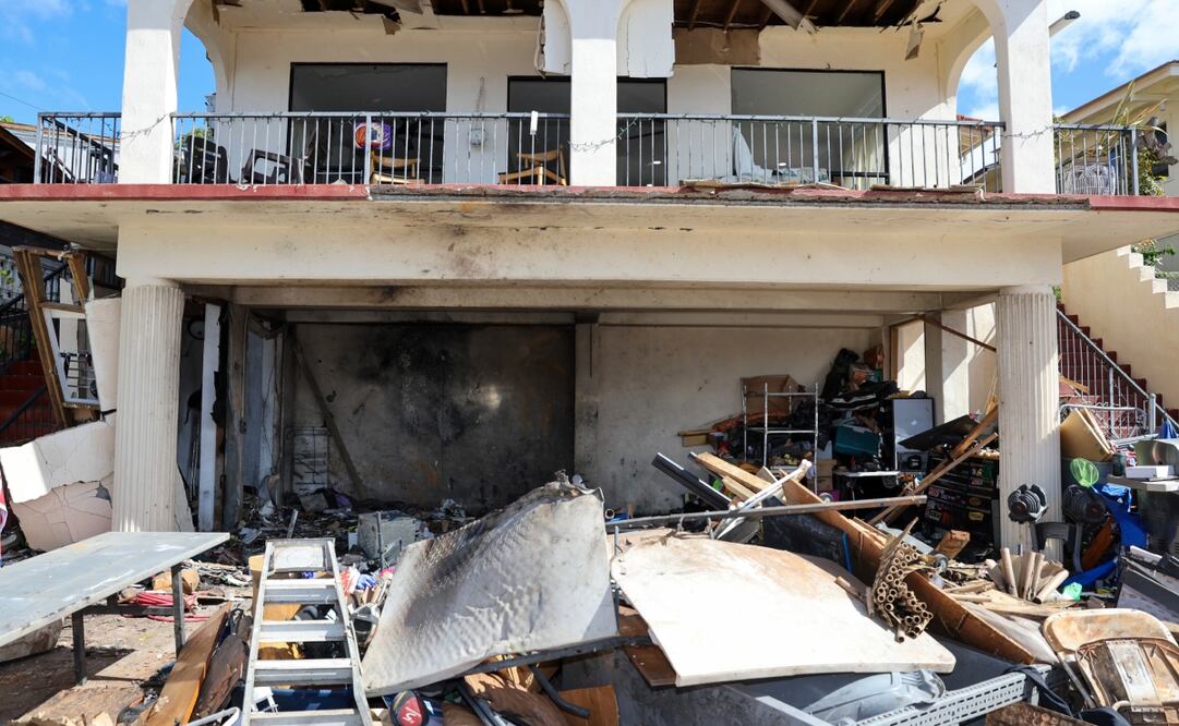 Imagen de la casa afectada por la explosión de fuegos artificiales en la Víspera de Año Nuevo el miércoles 1 de enero de 2025, en Honolulu. Foto: AP
