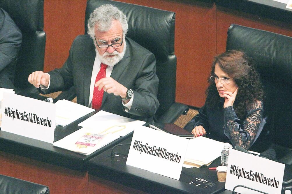 El senador Alejandro Encinas se pronunció en contra de la aprobación de esta ley, al afirmar que ésta judicializa y burocratiza el derecho de réplica; la senadora Dolores Padierna (PRD) aseguró que la norma favorecerá a los medios (LUCÍA GODÍNEZ)