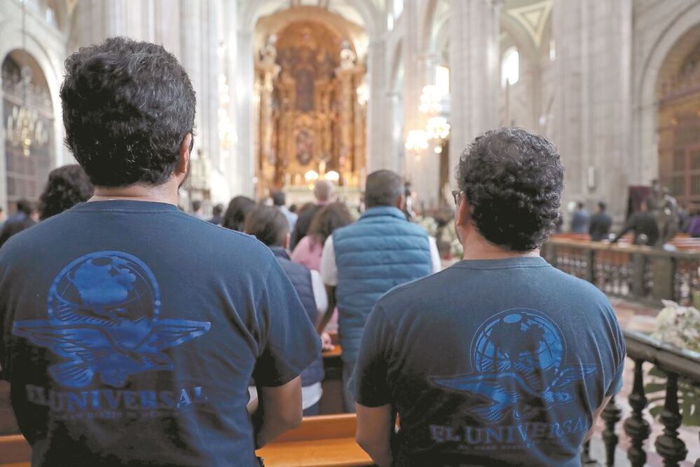 Trabajadores del periódico acudieron a la celebración del rito litúrgico efectuada en el templo del Centro Histórico de la Ciudad de México. 