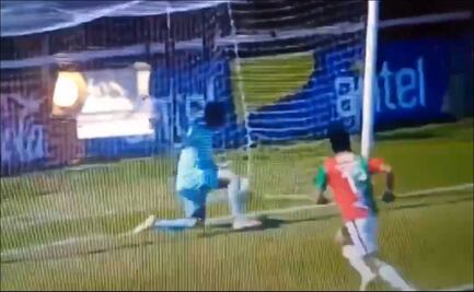 El 'Loco' Abreu sigue haciendo goles, a sus 43 años, en 29 clubes distintos