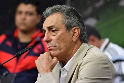Tomás Boy tendrá a su hijo como auxiliar en Chivas