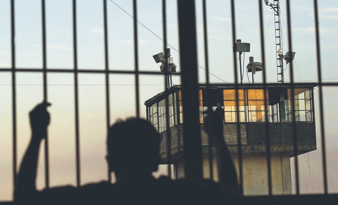 La reforma constitucional añade los delitos de extorsión, contrabando y ciertos tipos penales relacionados con las drogas a la lista de cargos en los que la prisión preventiva es automática. Archivo AP