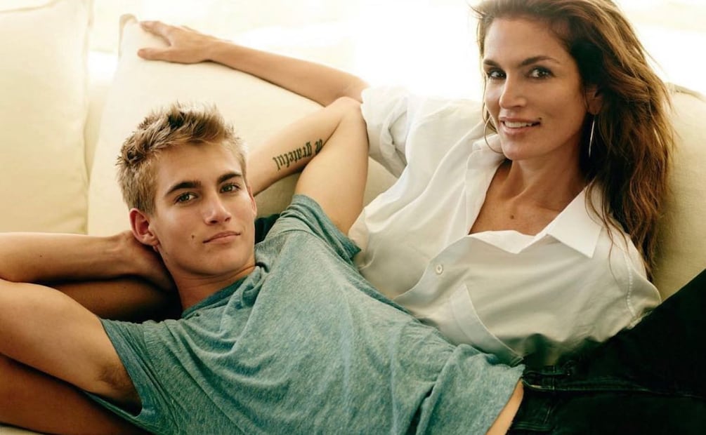 Cindy Crawford y Presley Gerber. Foto: Instagram @presleygerber