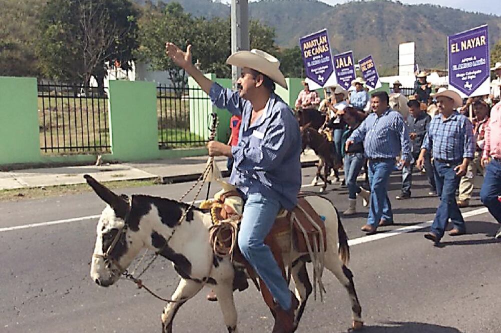 El presidente municipal de San Blas gastó más de 10 millones de pesos en su fiesta de cumpleaños en 2015. La banda El Recodo amenizó el evento (TOMADA DE FACEBOOK)