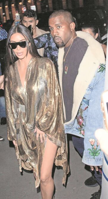 Kanye West a Kim Kardashian (ARCHIVO EL UNIVERSAL)