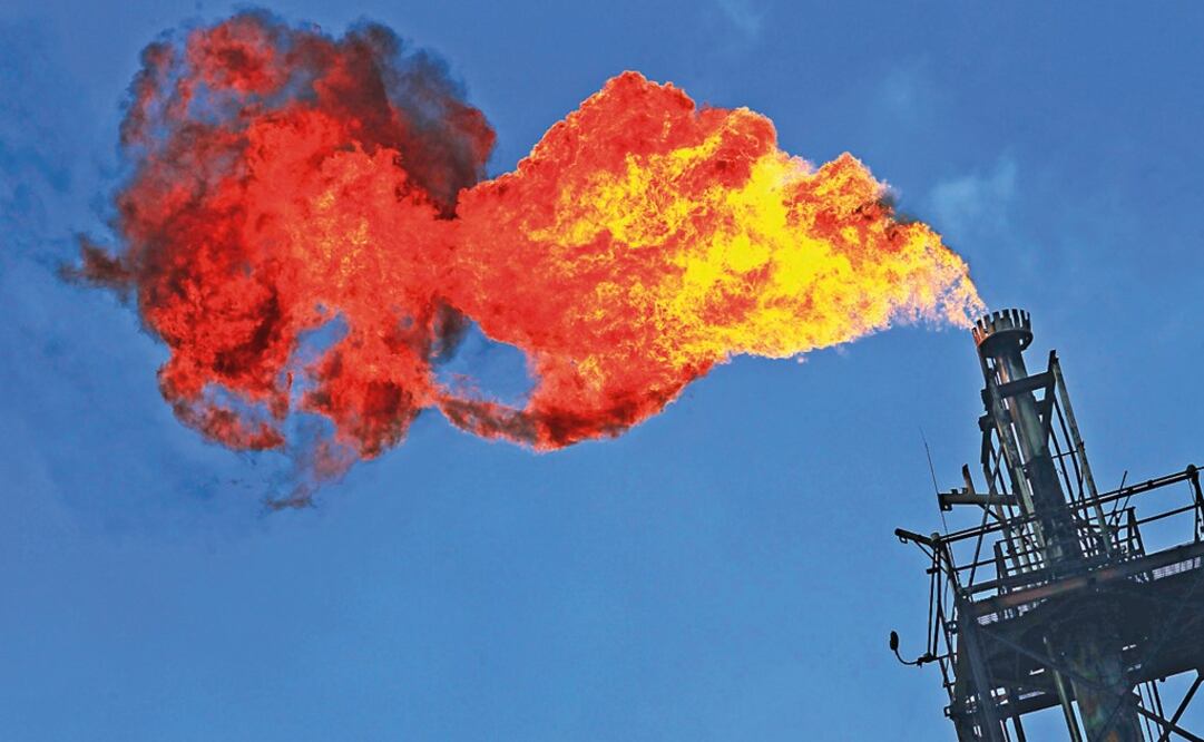 While Peña Nieto opened the energy sector to private companies, López Obrador aims to rescue Pemex,  Mexico’s state owned oil company - Photo: Henry Romero/REUTERS