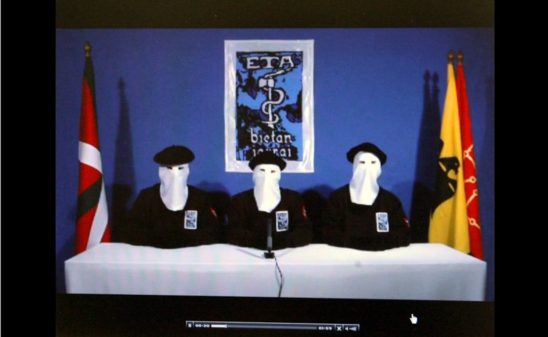 Imagen del video emitido por la organización terrorista ETA, en el que declara "un alto el fuego permanente". Foto: EFE/Alfredo Aldai, archivo