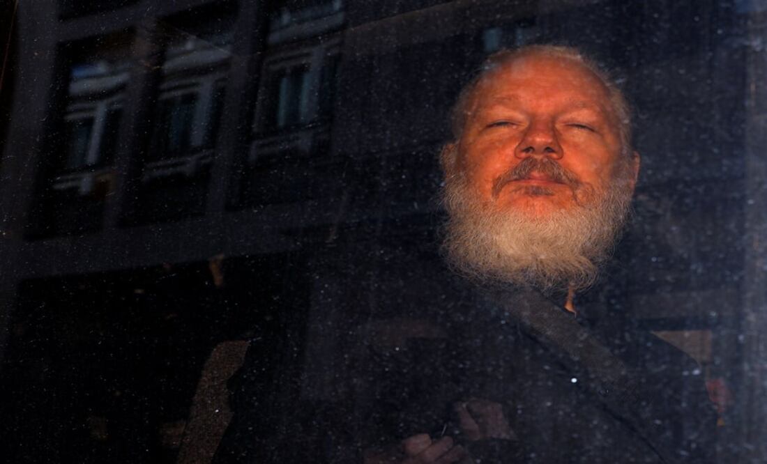 WikiLeaks founder Julian Assange is seen as he leaves a police station in London, Britain - Photo:Peter Nicholls/REUTERS
