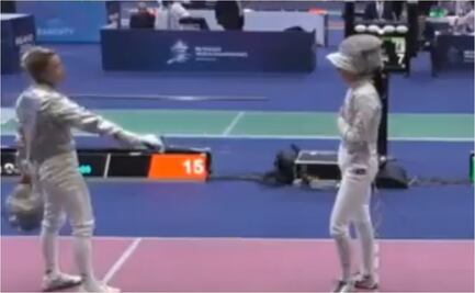 VIDEO: Esgrimista ucraniana niega saludo a su rival rusa y es eliminada