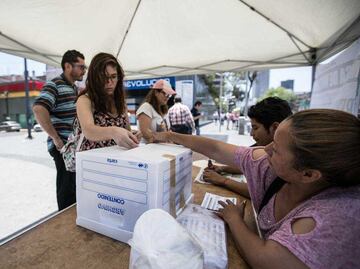 Puede haber sanción por no votar en revocación de mandato: UIF