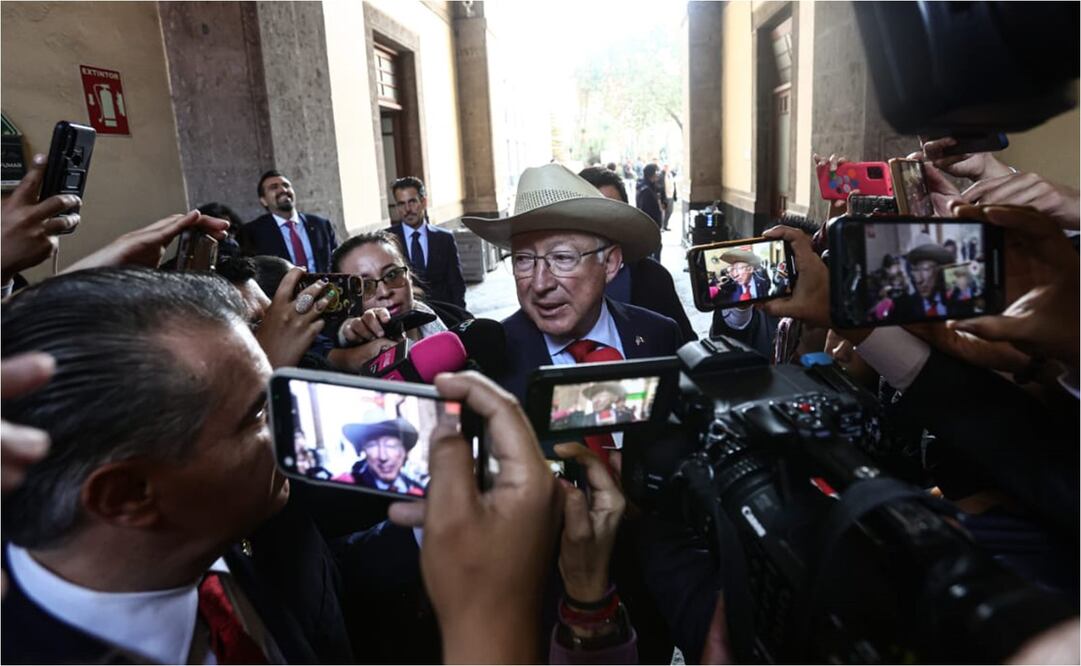 Ken Salazar celebra reunión de Claudia Sheinbaum con empresarios de EU, en Palacio Nacional este 15 de octubre del 2024. Foto: Gabriel Pano/EL UNIVERSAL