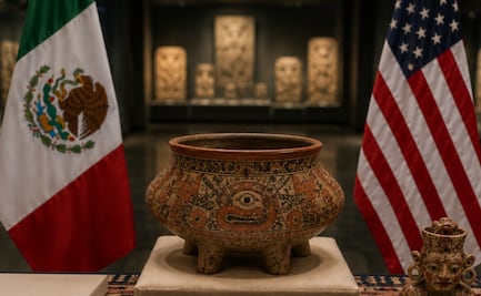 México recupera dos piezas arqueológicas; Estados Unidos entrega brasero maya y tecomate de Paquimé