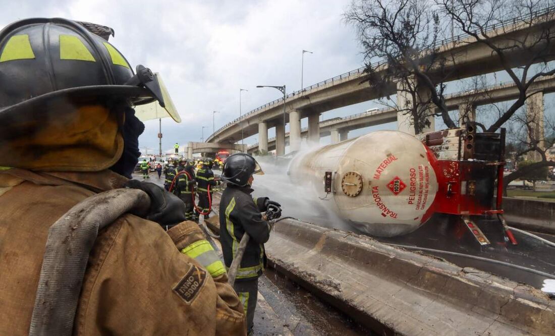 Van por reparación integral del daño para víctimas de explosión de pipa de gas en Iztapalapa.
Foto: Daniel Augusto/ Cuartoscuro