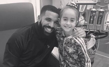 Drake visita a niña en el hospital
