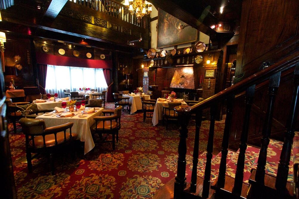 En este restaurante podrás comer y sentirte en un lugar del extranjero / Foto: Facebook Sir Winston Churchill's