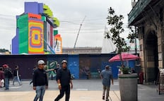 A dos días del Mundial, turistas se quedan sin ver el Zócalo de la CDMX; rodean cerco en Centro Histórico