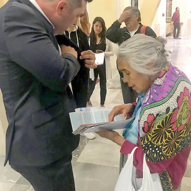 La señora Hurtado quiso agradecer a Alfredo Harp su amor por México. ARIEL VELÁZQUEZ/EL UNIVERSAL