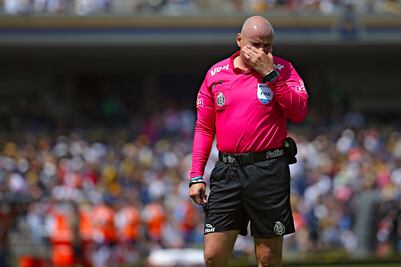 Árbitros gorditos no se van porque no hay quién los supla