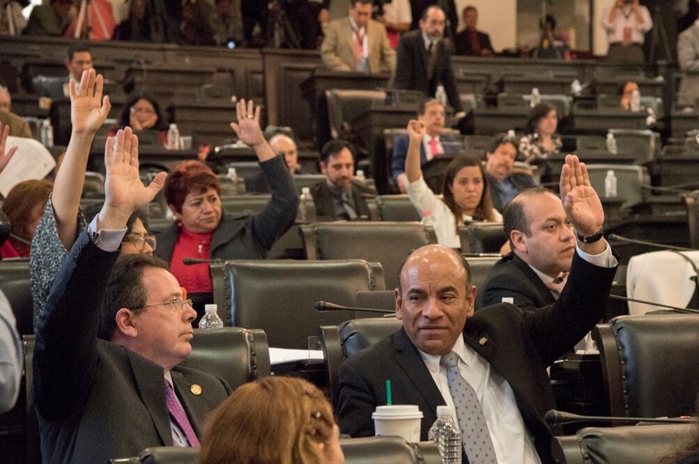 Diputados de la Asamblea Constituyente aprobaron que en la capital se puedan establecer gobiernos de coalición. (Foto: Cuartoscuro)