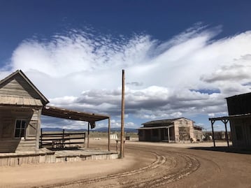 Asistente que le entregó arma a Baldwin fue despedido por accidente previo