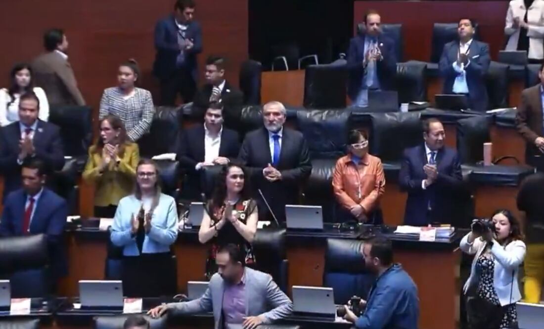 Minuto a de aplausos en el Pleno del Congreso de la Unión en memoria de Ozzy Osbourne. Foto: captura de pantalla