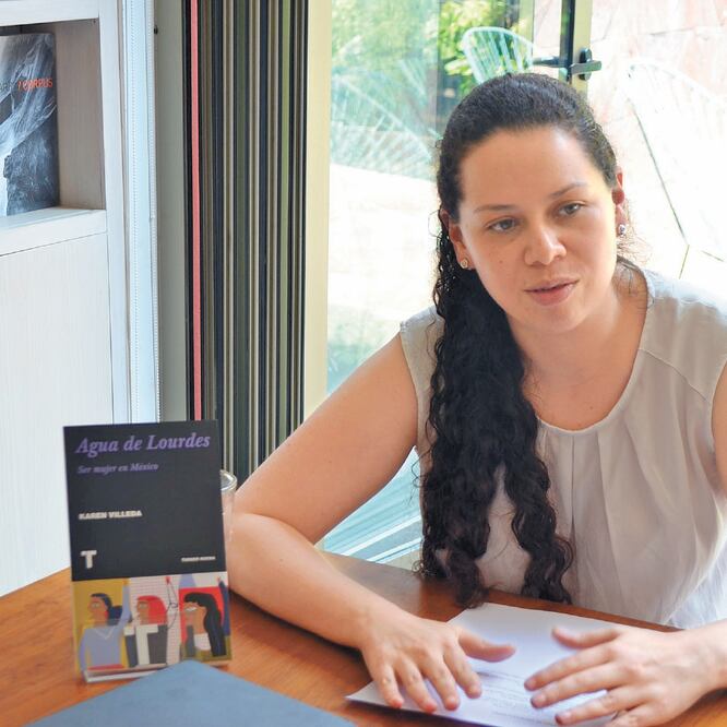 La escritora Karen Villeda indaga en una historia familiar para acercar la realidad a la gente a través de su literatura. CORTESÍA GILBERTO RENDÓN