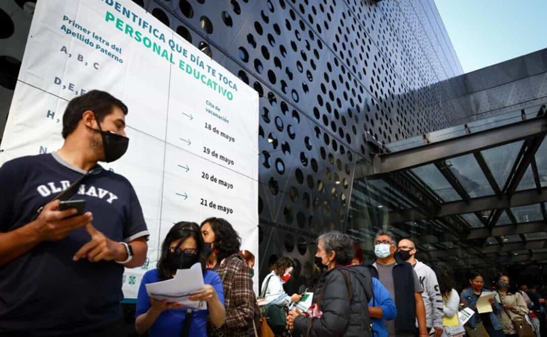 Los docentes recibieron la dosis contra el coronavirus de Cansino. Foto: Diego Simón / EL UNIVERSAL