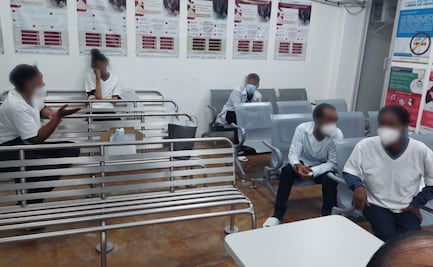 Regularizan a 12 cubanos rescatados en altamar cerca de las costas de Cancún