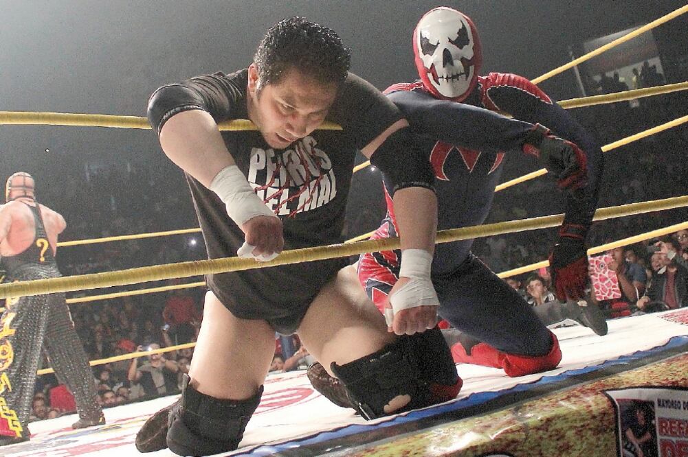 El accidente que sufrió el luchador rudo hace un año en plena función en Tijuana conmocionó a la sociedad. (Foto: Archivo / EL UNIVERSAL)