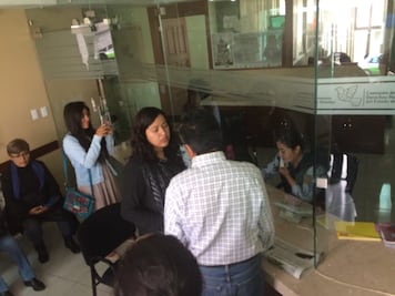 Crece zafarrancho en universidad de Hidalgo; detienen a académica y a activista