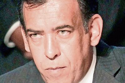 El profe Moreira anda callado e indeciso