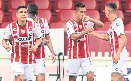 Necaxa luce contundente con Ambriz al frente 