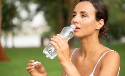 Aprende cómo hidratar correctamente tu cuerpo; sigue estas recomendaciones