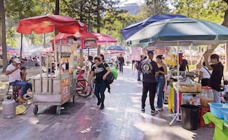 Gobierno de la CDMX mantiene operativo para ordenar ambulantaje en la Alameda Central; límite será de 70 puestos
