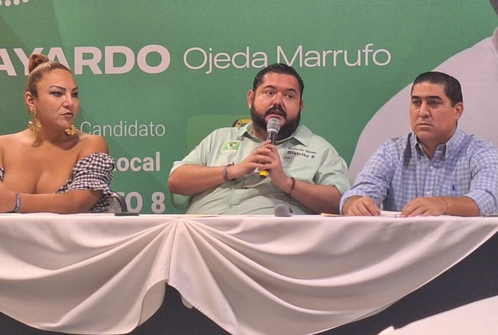 IEPAC mantuvo candidatura a diputado por VIII distrito el ex morenista Bayardo Ojeda Marrufo. Foto: Especial