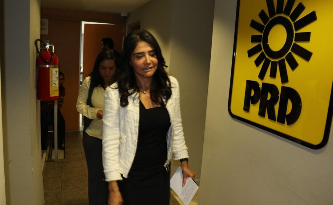 Según algunas corrientes del PRD, los estatutos impiden a los perredistas ocupar dos cargos simultáneamente. /Archivo - EL UNIVERSAL